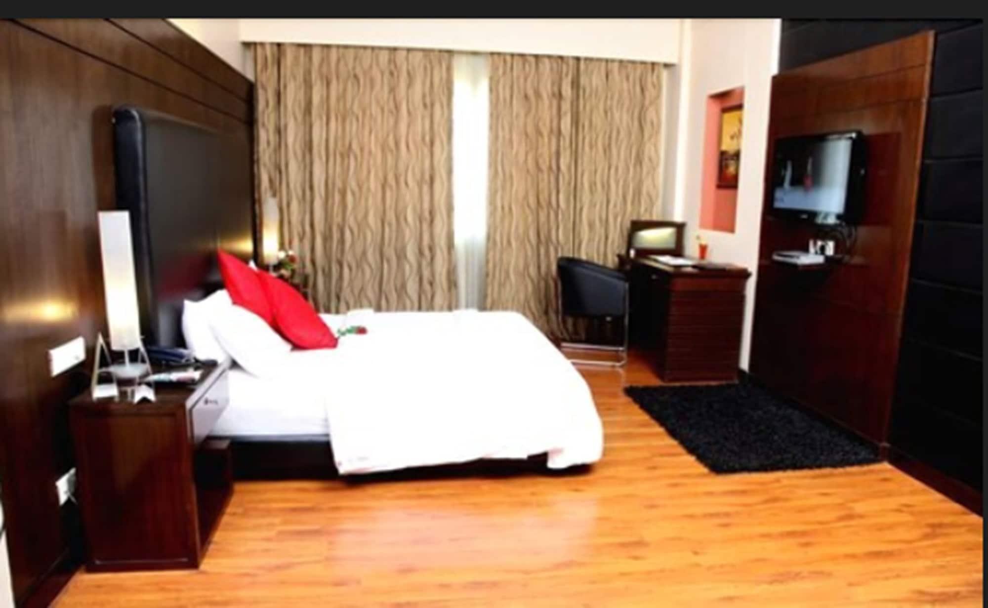 Hotel Pal Heights Bhubaneswar Zewnętrze zdjęcie