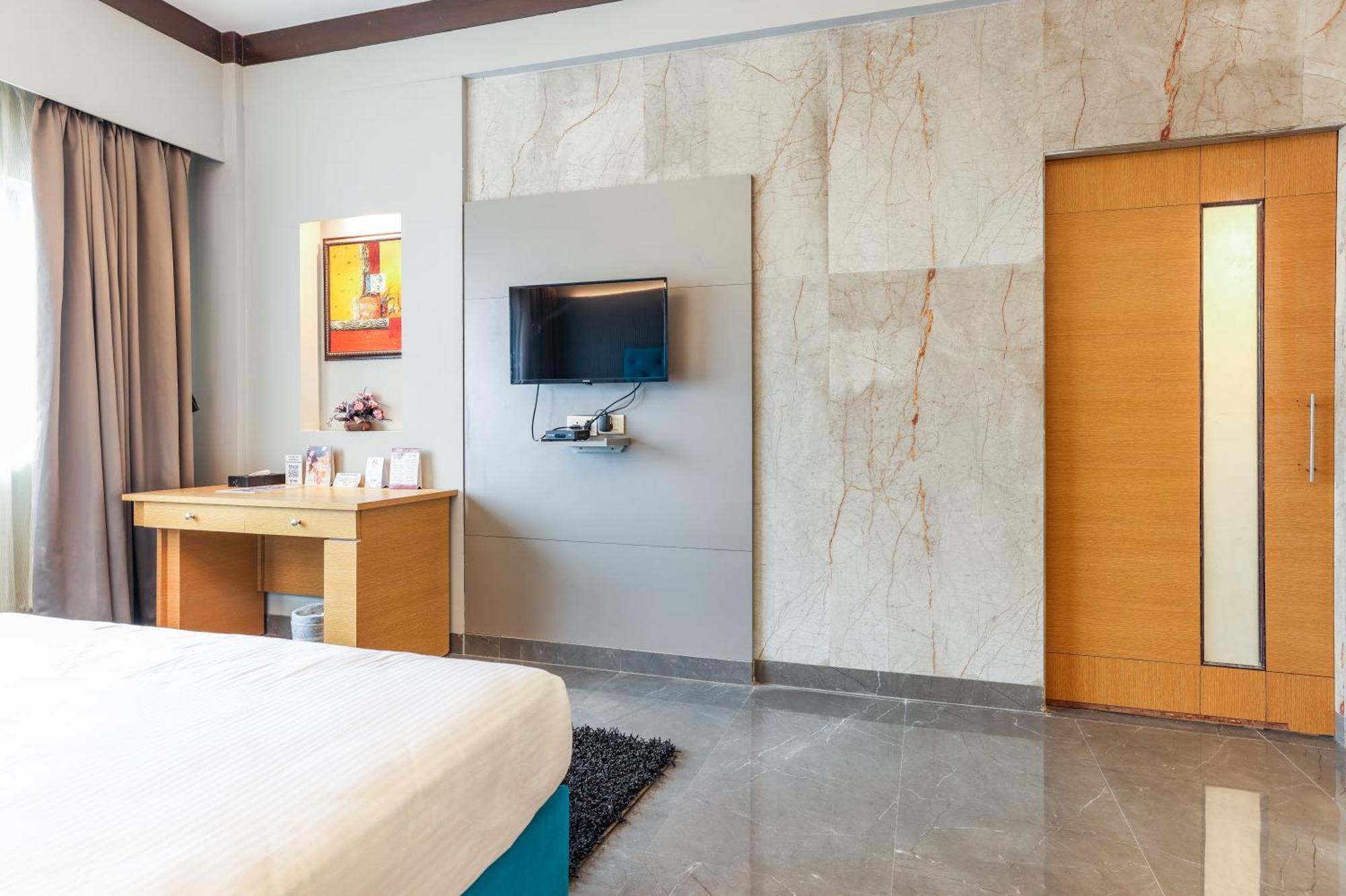 Hotel Pal Heights Bhubaneswar Zewnętrze zdjęcie