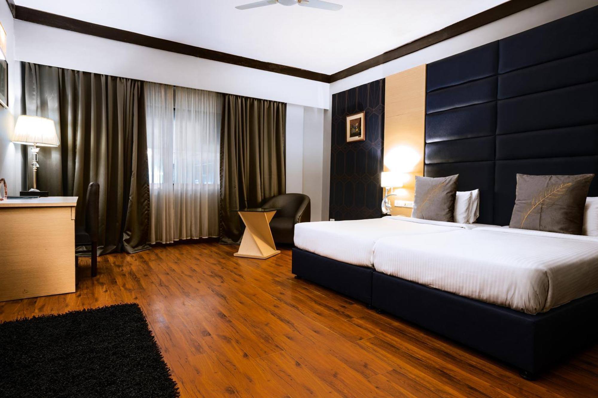 Hotel Pal Heights Bhubaneswar Zewnętrze zdjęcie