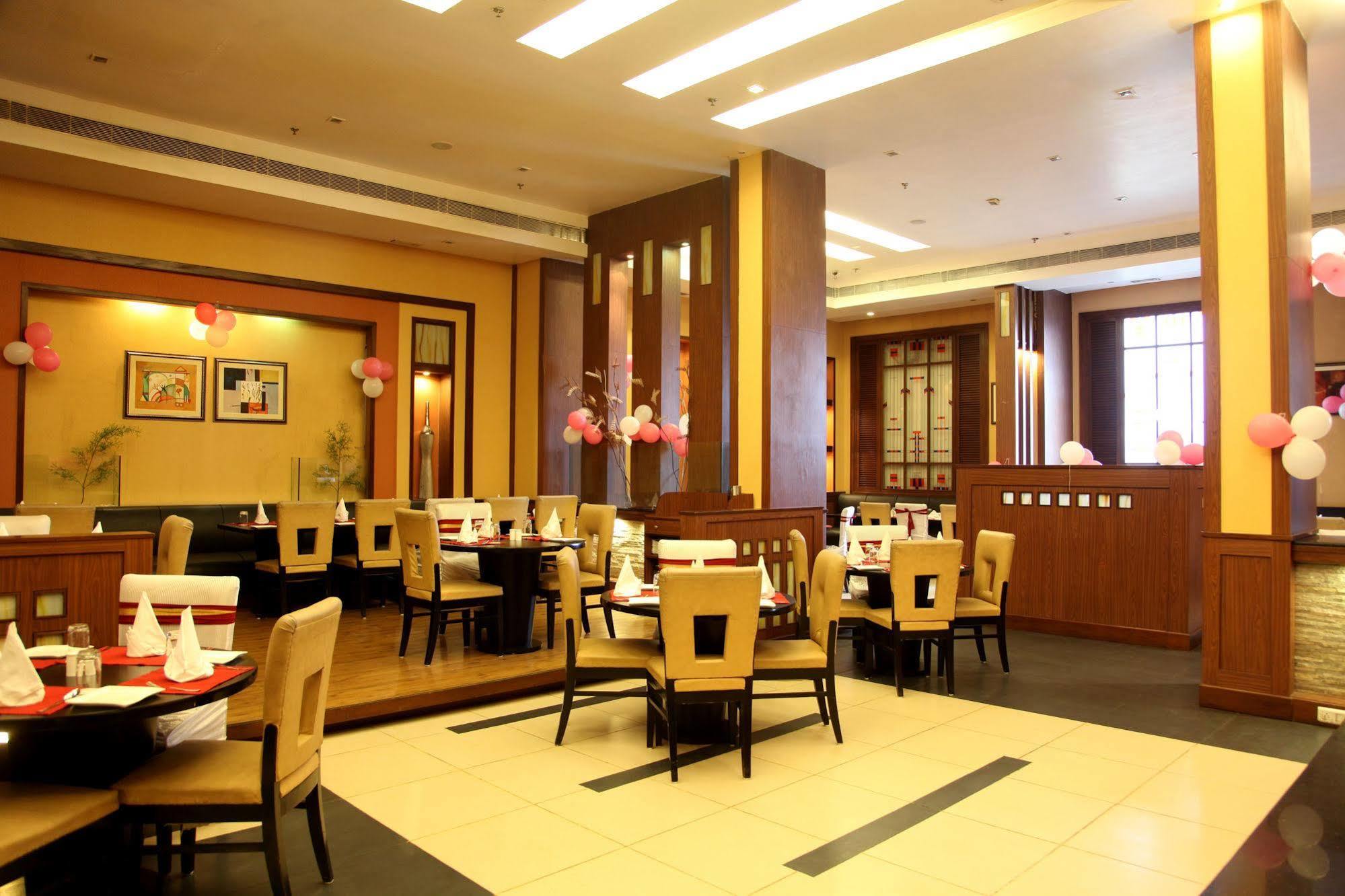 Hotel Pal Heights Bhubaneswar Restauracja zdjęcie